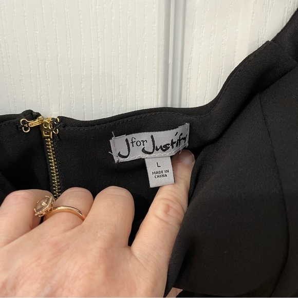 Justify black dress with mesh on middle of dress and on bottom. size large - Picture 6 of 11